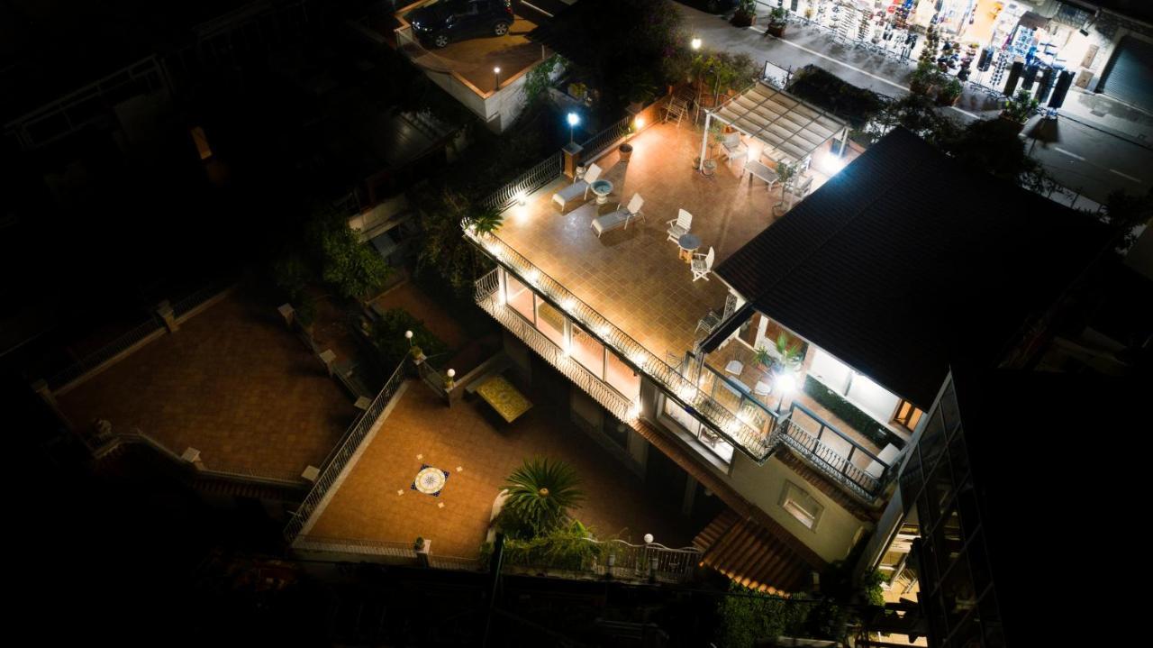 Villa Athena タオルミーナ エクステリア 写真